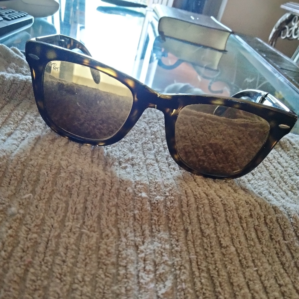 Foldable Ray-bans!
